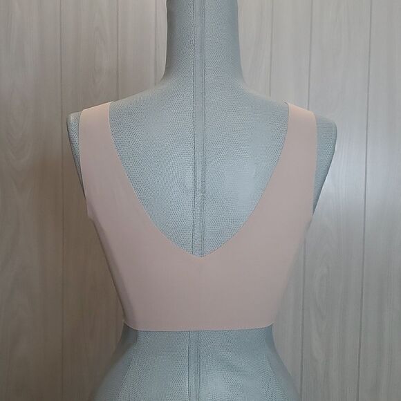 True and Co. | Light Lounge Bra - Picture 4 of 7
